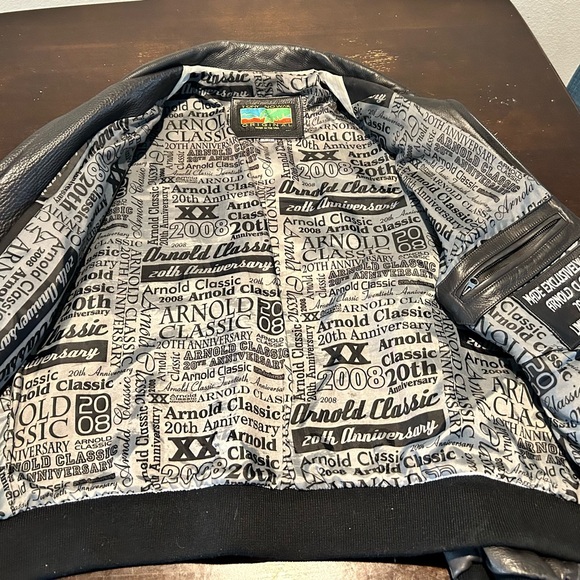 Arnold Classic Limited Edition leather jacket by Tony Nowak. 20th anniversary - Picture 5 of 7